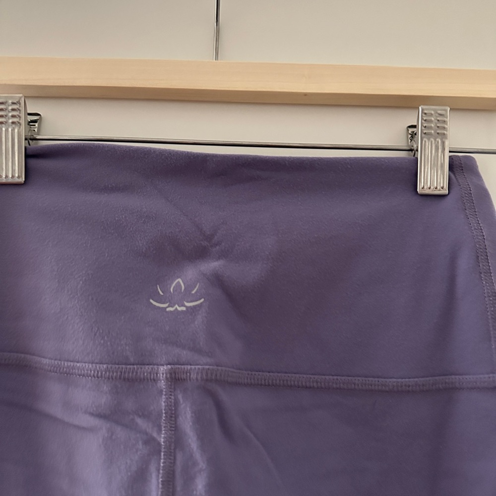 Beyond Yoga | lilac biker shorts